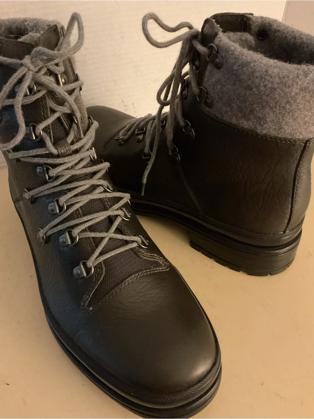 Calvin Klein men Gray Leather Lace-Up hiking  Combat Boots US 11